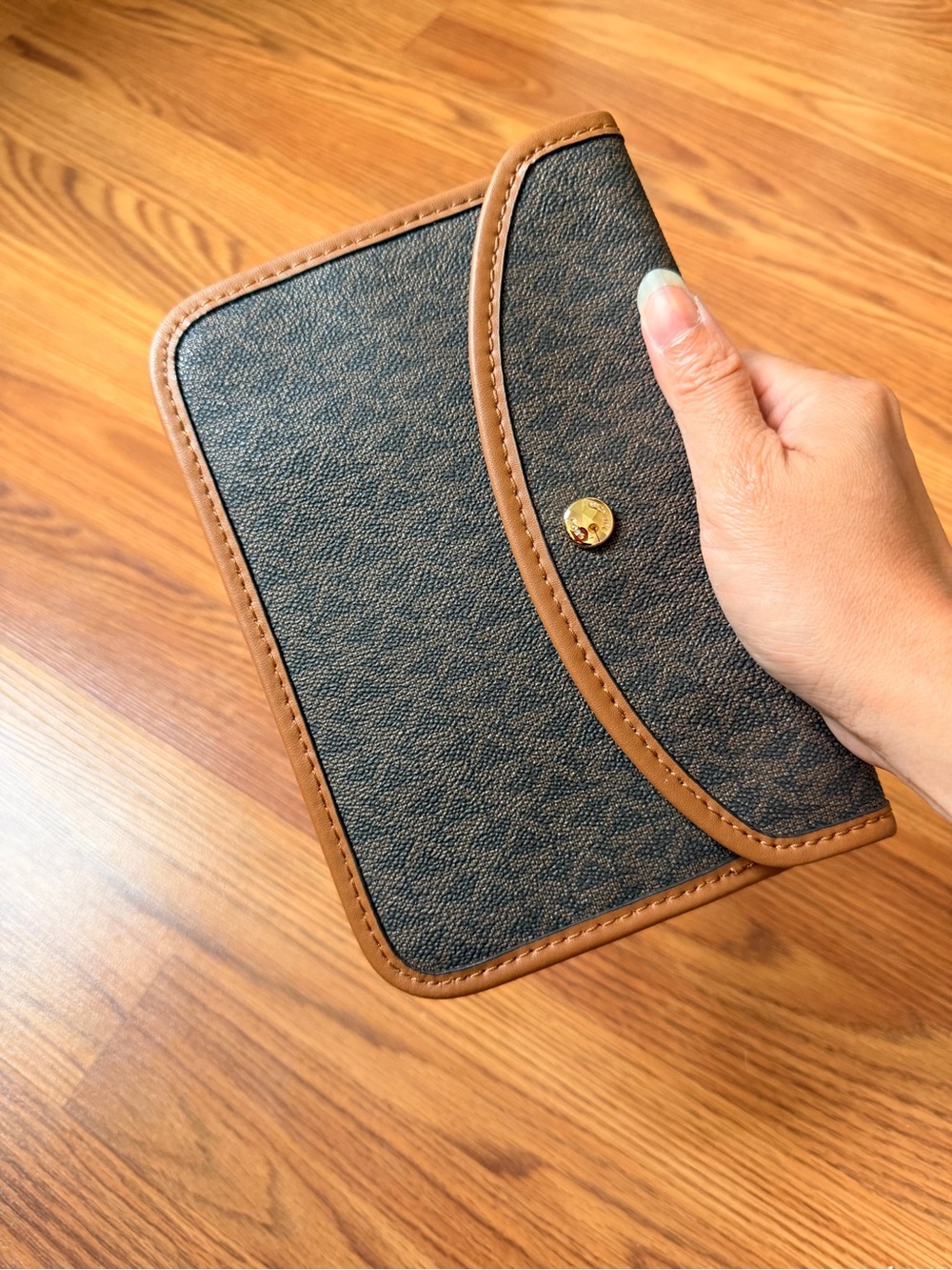 Michael Kors Classic Textured Envelope Wallet Brand New - Picture 3 of 11